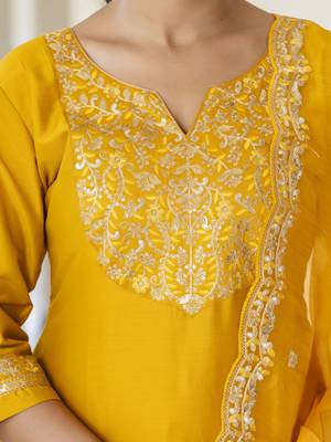 Vredevogel women's embroidered silk blend calf length straight kurta trouser with dupatta set 3