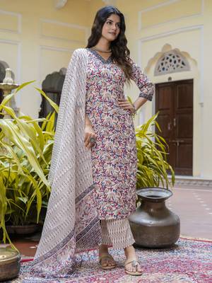 Vredevogel women cotton blend kurta pant dupatta set 1