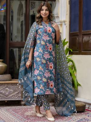 Vredevogel women cotton blend kurta pant dupatta set 1