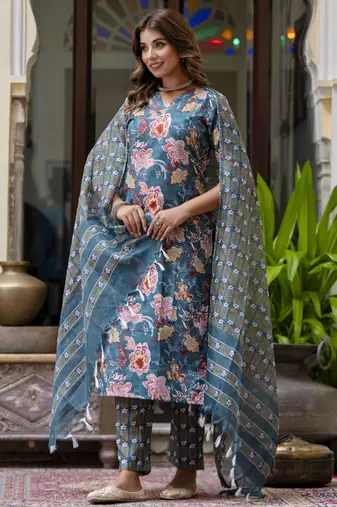 Vredevogel women cotton blend kurta pant dupatta set