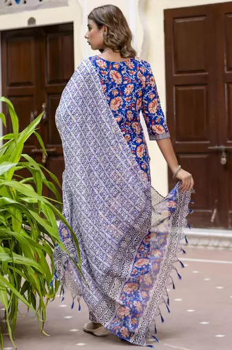Vredevogel women cotton blend kurta pant dupatta set