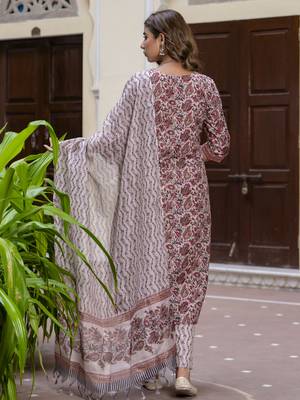 Vredevogel women cotton blend kurta pant dupatta set 2