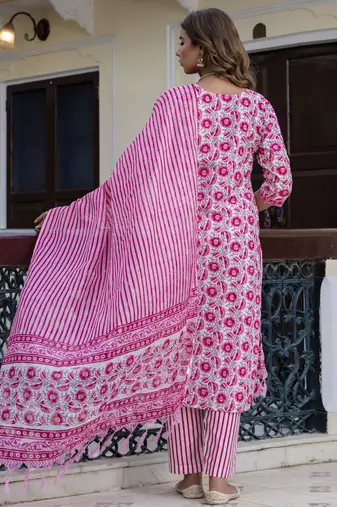 Vredevogel women cotton blend kurta pant dupatta set