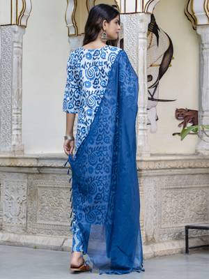 Vredevogel women cotton blend kurta pant dupatta set 2