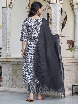 Vredevogel women cotton blend kurta pant dupatta set 2
