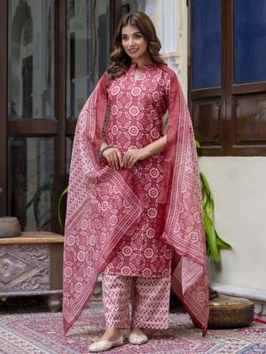 Vredevogel women cotton blend kurta pant dupatta set 1
