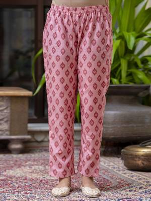 Vredevogel women cotton blend kurta pant dupatta set 4