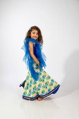 Elaisha girls ruffled spaghetti-strap top &  floral printed skirt set - blue & off white 1