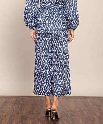 Blue and white co-ord set relaxed pant 5