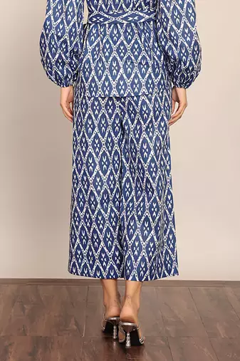 Blue and white co-ord set relaxed pant