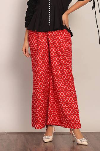 Red relaxed pant with full elastic belt