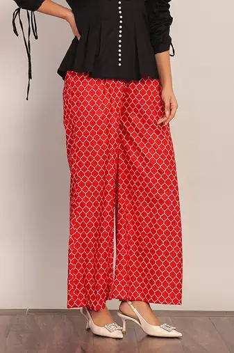 Red relaxed pant with full elastic belt