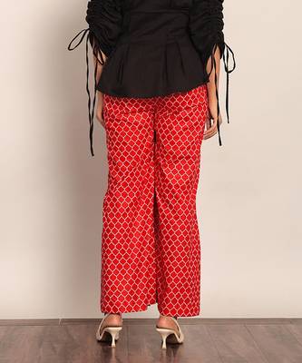 Red relaxed pant with full elastic belt 5