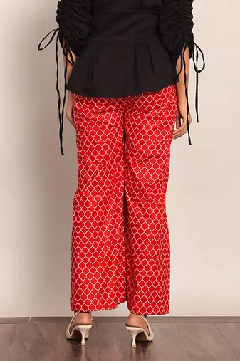Red relaxed pant with full elastic belt
