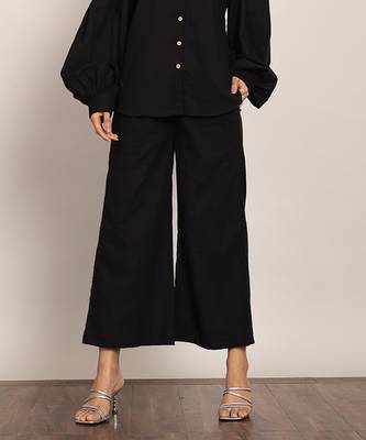 Black solid relaxed pant 1