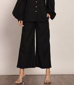 Black solid relaxed pant