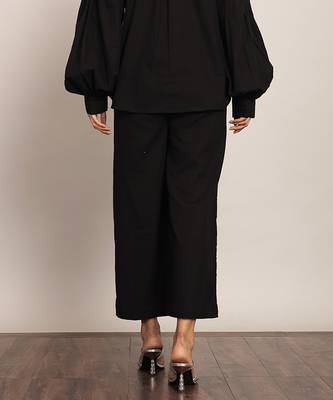 Black solid relaxed pant 5