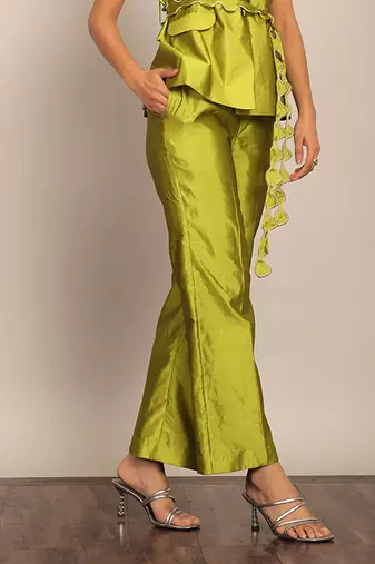 Green solid relaxed pant
