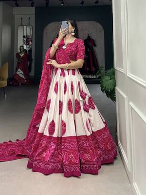 Women's Lehenga Choli Set For Wedding  4