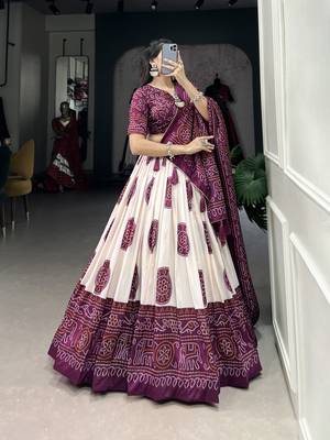 Women's Lehenga Choli Set For Wedding  5