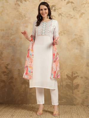 Women's Chanderi Embroidered Straight Kurta with Pant And Dupatta Set 1