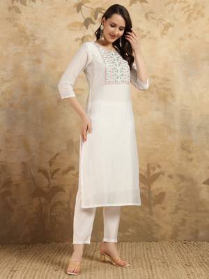 Women's Chanderi Embroidered Straight Kurta with Pant And Dupatta Set 3