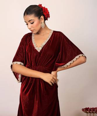 Maroon velvet solid kaftan set 5