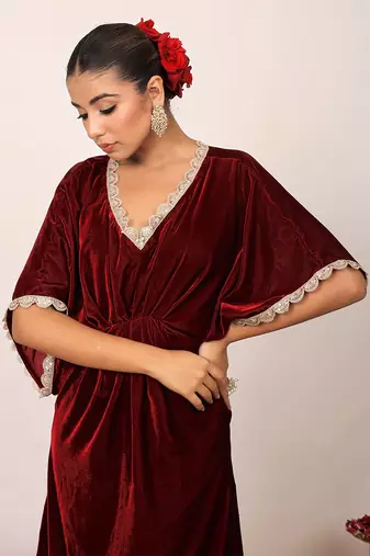 Maroon velvet solid kaftan set