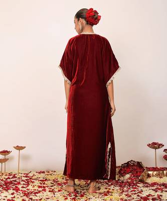 Maroon velvet solid kaftan set 6