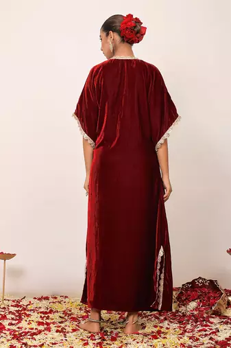 Maroon velvet solid kaftan set