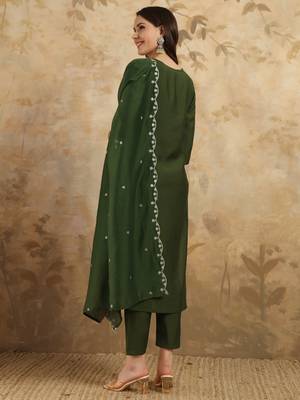 Women's Chanderi Embroidered Straight Kurta with Pant And Dupatta Set 2