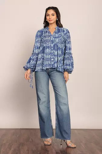 Blue and white cotton geometric top