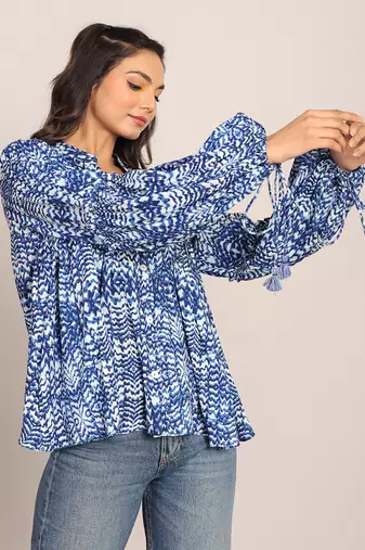 Blue and white cotton geometric top