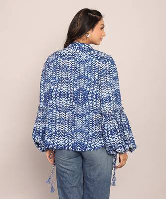 Blue and white cotton geometric top 5