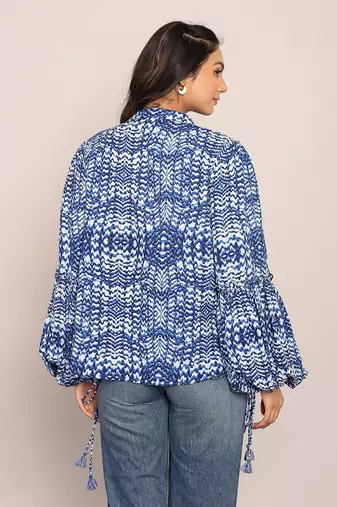Blue and white cotton geometric top