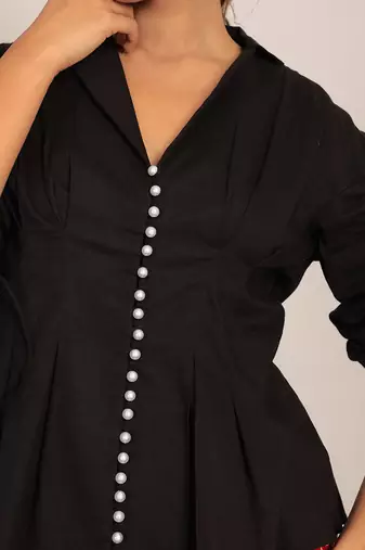 Black cotton solid top
