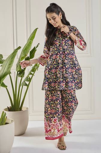 Winered women navy blue printed border co-ord set