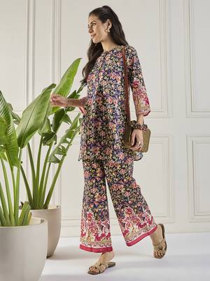 Winered women navy blue printed border co-ord set 3
