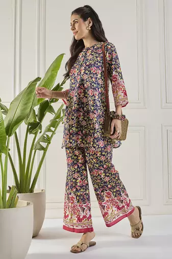 Winered women navy blue printed border co-ord set