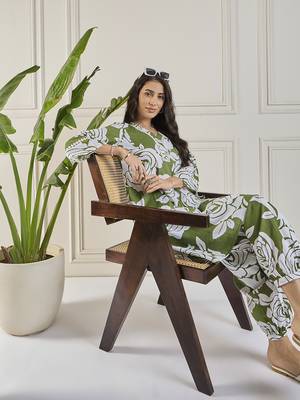 Winered women green neck & sleeve lace detailing co-ord set 2