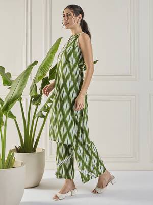 Winered women green halter neck co-ord set 3