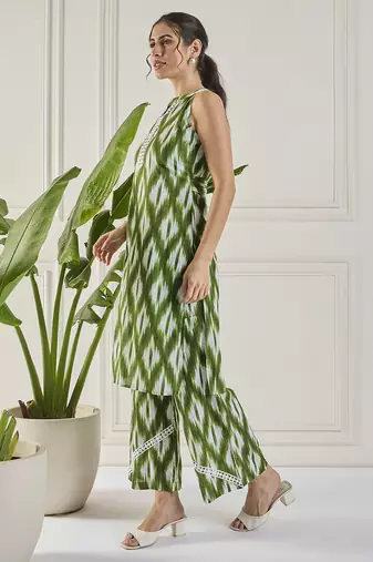 Winered women green halter neck co-ord set