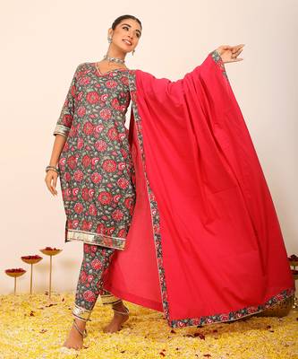 Floral printed multicolour kurta set paired with pant and pink dupatta 4