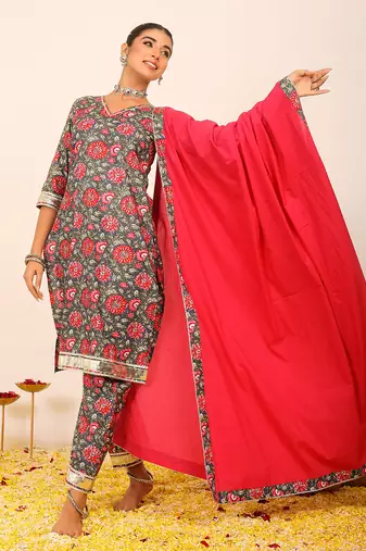 Floral printed multicolour kurta set paired with pant and pink dupatta