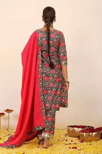 Floral printed multicolour kurta set paired with pant and pink dupatta