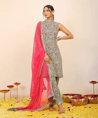 Multicolour floral printed kurta set paired with pant and pink dupatta 1