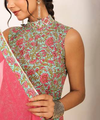 Multicolour floral printed kurta set paired with pant and pink dupatta 6