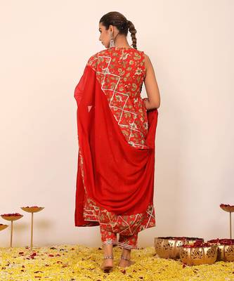 Multicolour floral printed anarkali suit set paired with pant and dupatta 3