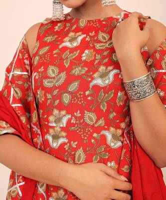 Multicolour floral printed anarkali suit set paired with pant and dupatta 4