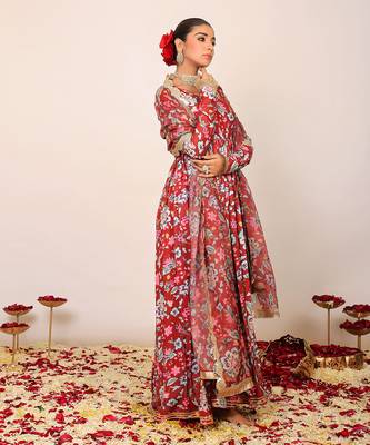 Multicolour floral printed anarkali kurta set with sweetheart neckline paired with dupatta 4